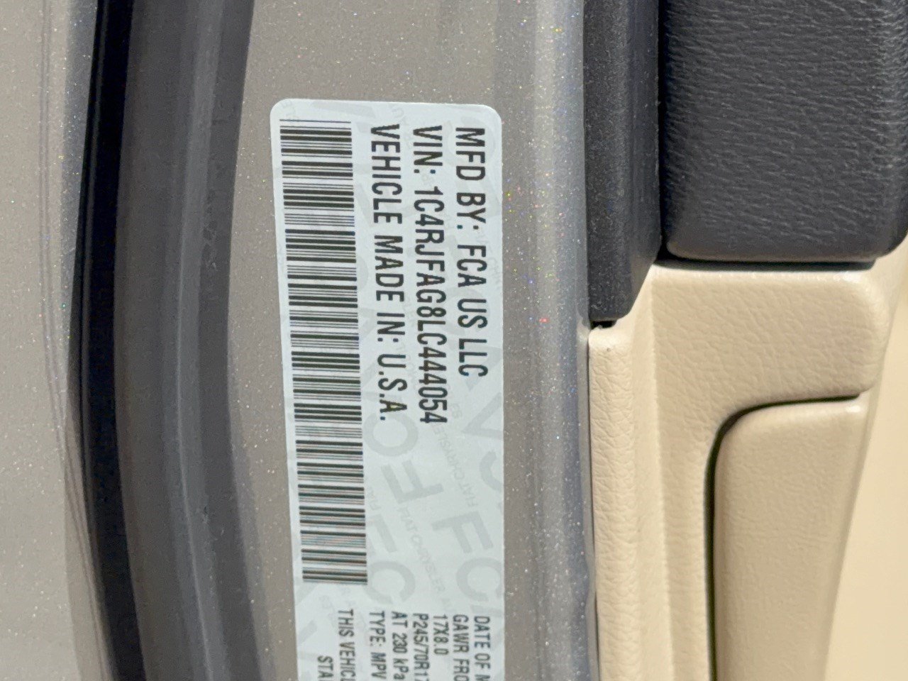 Certified 2020 Jeep Grand Cherokee Laredo AWD/4WD image 31