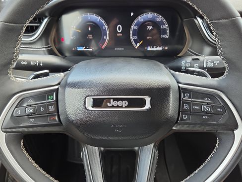 Used 2024 Jeep Grand Cherokee L Altitude AWD/4WD image 24