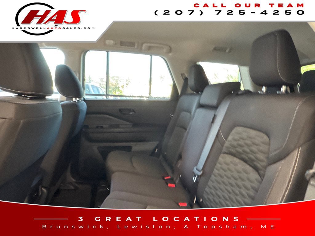 Used 2024 Nissan Pathfinder S AWD/4WD image 11