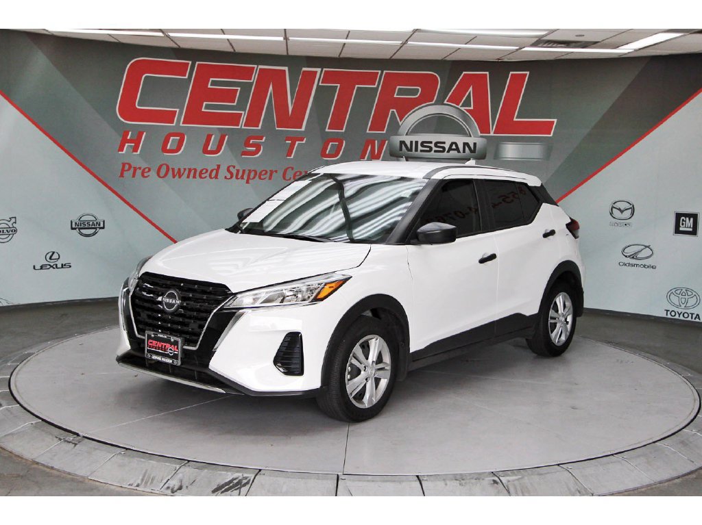 Used 2025 Nissan Kicks Play S FWD image 2