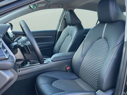 Used 2023 Toyota Camry SE image 15