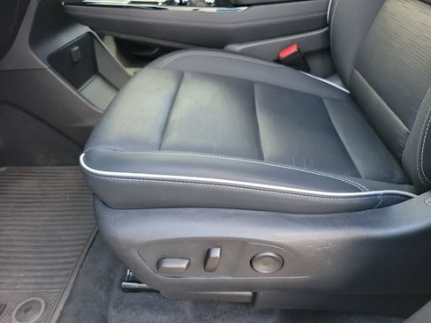 Used 2025 Buick Enclave Sport Touring FWD image 13