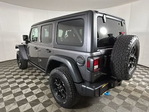 Used 2024 Jeep Wrangler Unlimited AWD/4WD image 4