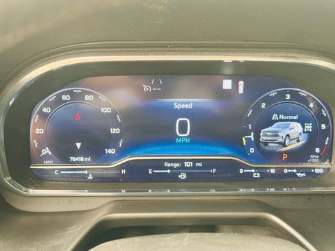 Used 2023 Chevrolet Suburban Premier AWD/4WD image 15