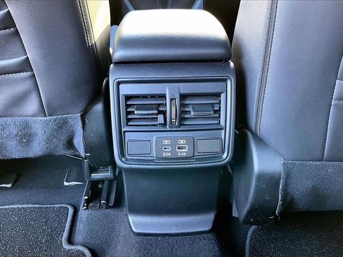 Used 2025 Subaru Forester Premium image 15