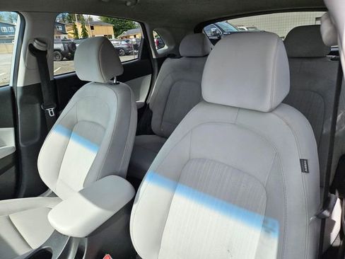 Used 2023 Hyundai Kona SEL image 16