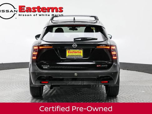 Certified 2025 Nissan Kicks SR image 9