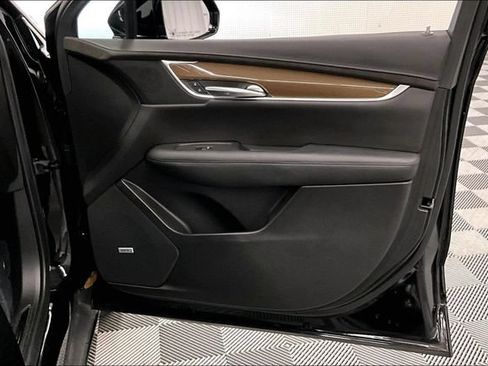 Used 2019 Cadillac XT5 Platinum AWD/4WD image 22