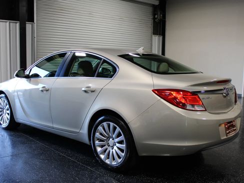 Used 2012 Buick Regal Leather FWD image 5