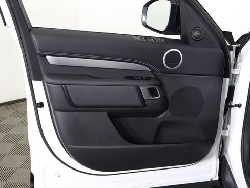 Used 2023 Land Rover Discovery S R-Dynamic image 29