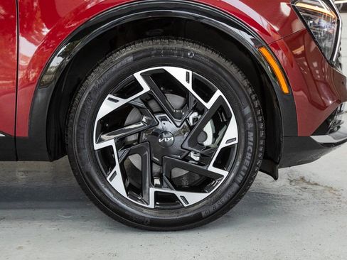 Used 2024 Kia Sportage SX image 11