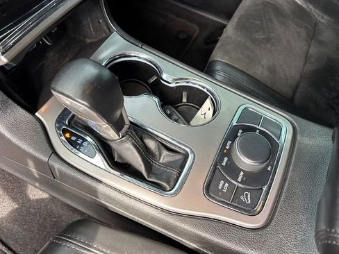 Used 2022 Jeep Grand Cherokee Laredo X image 26