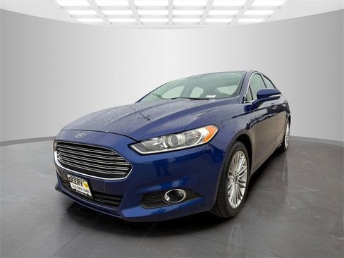 Used 2015 Ford Fusion SE w/ Equipment Group 202A image 4