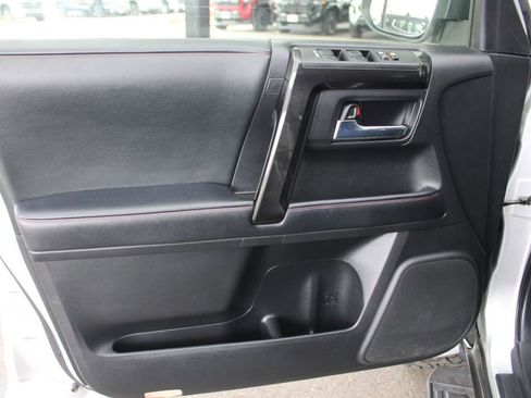 Used 2020 Toyota 4Runner TRD Off-Road AWD/4WD image 20