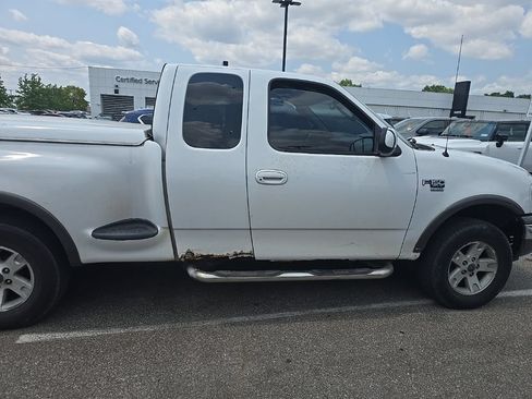 Used 2003 Ford F150 XLT AWD/4WD image 9
