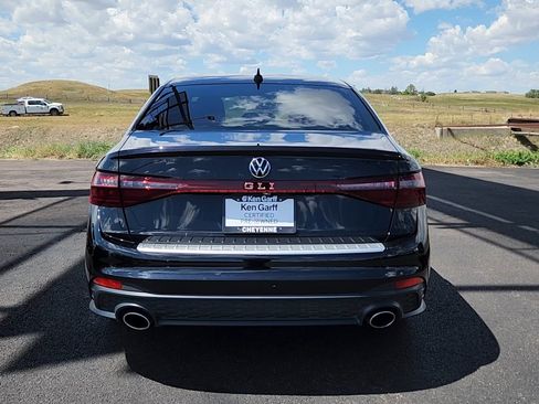 Used 2025 Volkswagen Jetta GLI Autobahn FWD image 21