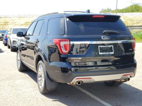 Used 2016 Ford Explorer XLT AWD/4WD image 2