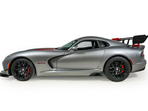 Used 2016 Dodge Viper ACR image 3