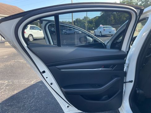 Used 2021 MAZDA MAZDA3 s FWD image 16