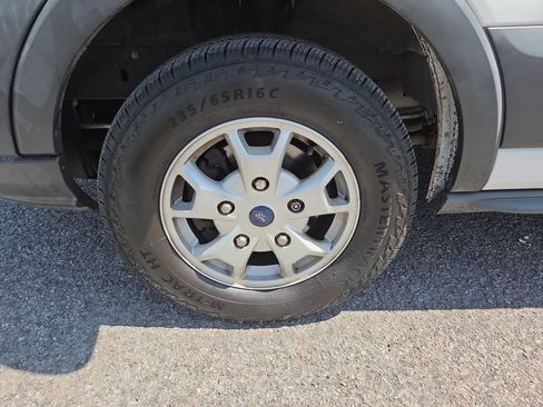 Used 2016 Ford Transit 350 XLT RWD image 25