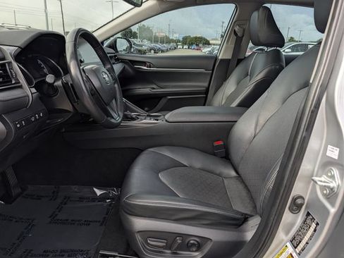 Used 2022 Toyota Camry XSE w/ Cold Weather Package FWD image 24