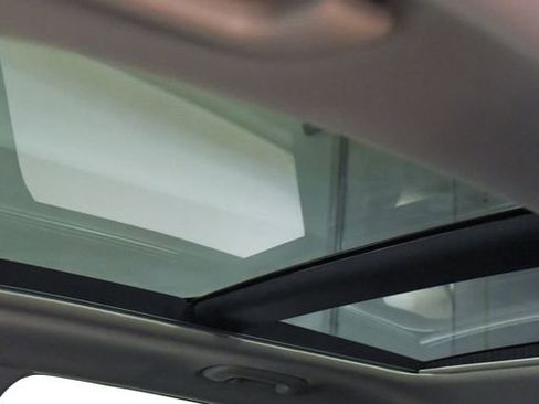 Used 2025 Kia Sportage EX w/ Premium Package image 27