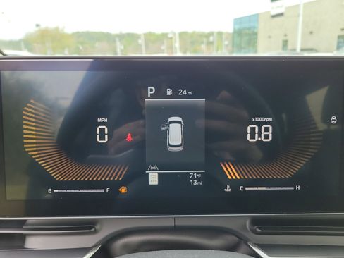 New 2026 Kia Carnival EX image 17