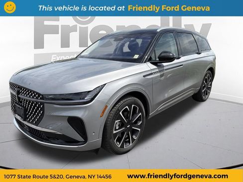 Used 2024 Lincoln Nautilus Reserve w/ Equipment Group 202A AWD/4WD image 2