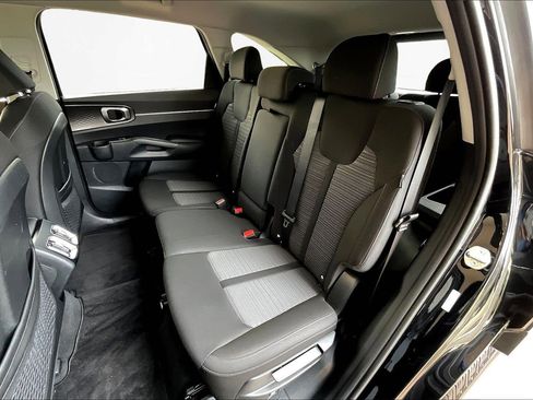 Used 2025 Kia Sorento LX FWD image 21