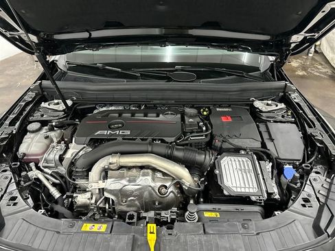 Used 2025 Mercedes-Benz GLB 35 AMG 4MATIC image 29