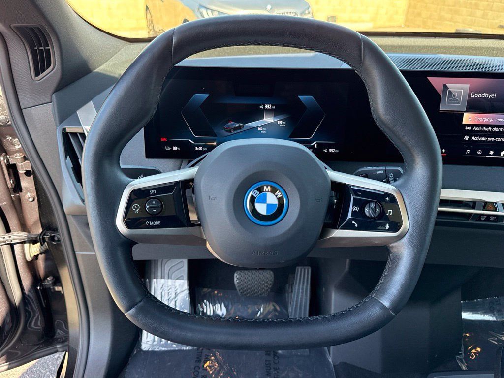 Used 2024 BMW iX xDrive50 w/ Sport Package AWD/4WD image 21