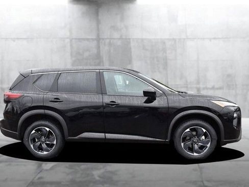 Certified 2025 Nissan Rogue SV image 5