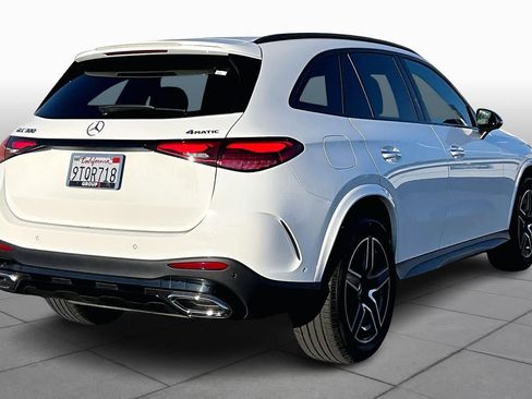 Used 2025 Mercedes-Benz GLC 300 4MATIC image 12