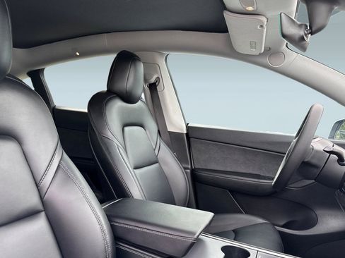 Used 2021 Tesla Model Y Performance image 29