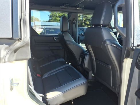 Used 2025 Ford Bronco Outer Banks w/ Sasquatch Package image 9