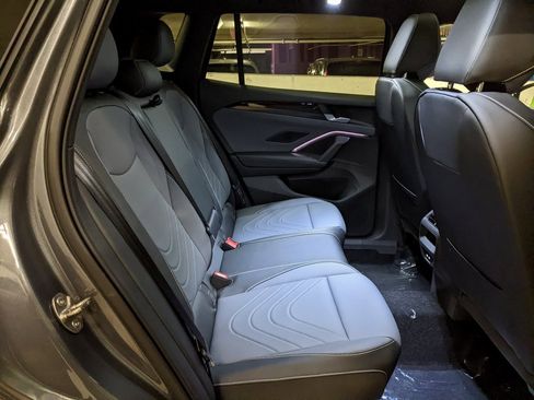 New 2025 Volkswagen Tiguan SE R-Line image 25