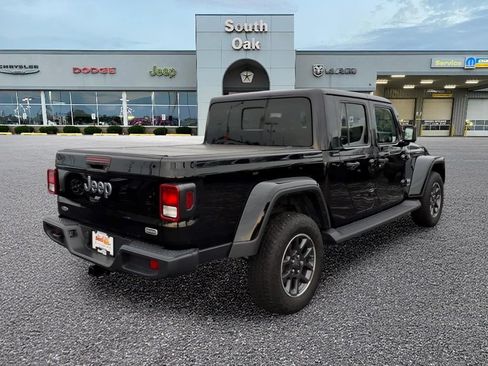 Certified 2020 Jeep Gladiator Overland AWD/4WD image 3