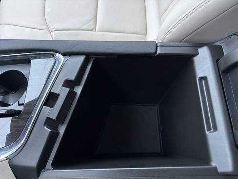 Certified 2024 Buick Enclave Essence w/ Technology Package image 33