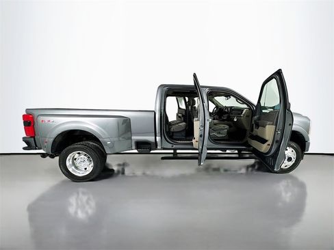Used 2026 Ford F450 Platinum w/ Platinum Plus Package image 42
