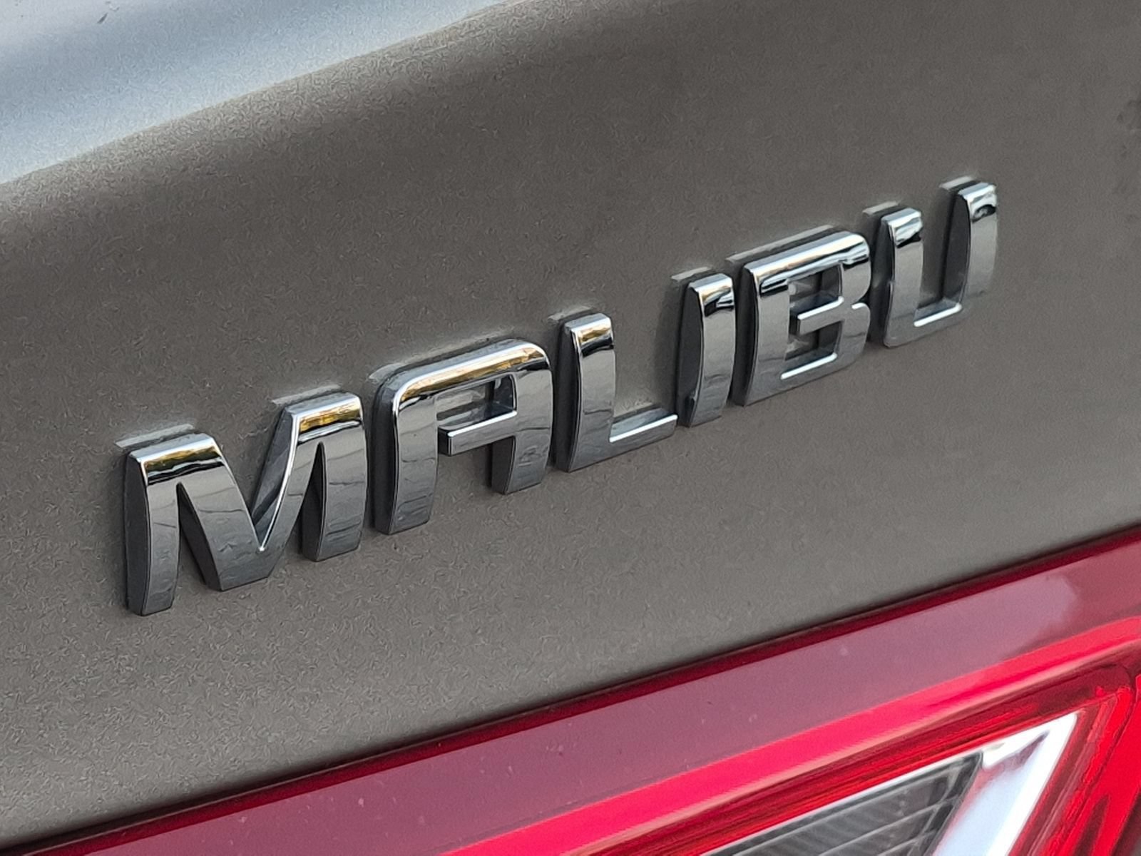 Used 2025 Chevrolet Malibu LT FWD image 14