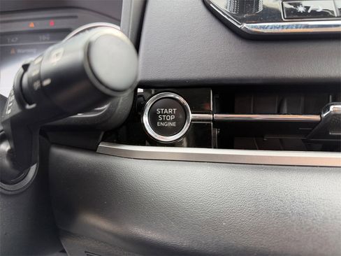 Used 2023 Mitsubishi Outlander SE image 30