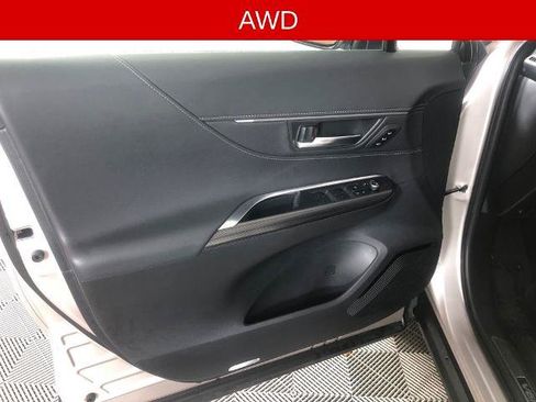 Used 2021 Toyota Venza XLE w/ Softex Package AWD/4WD image 10