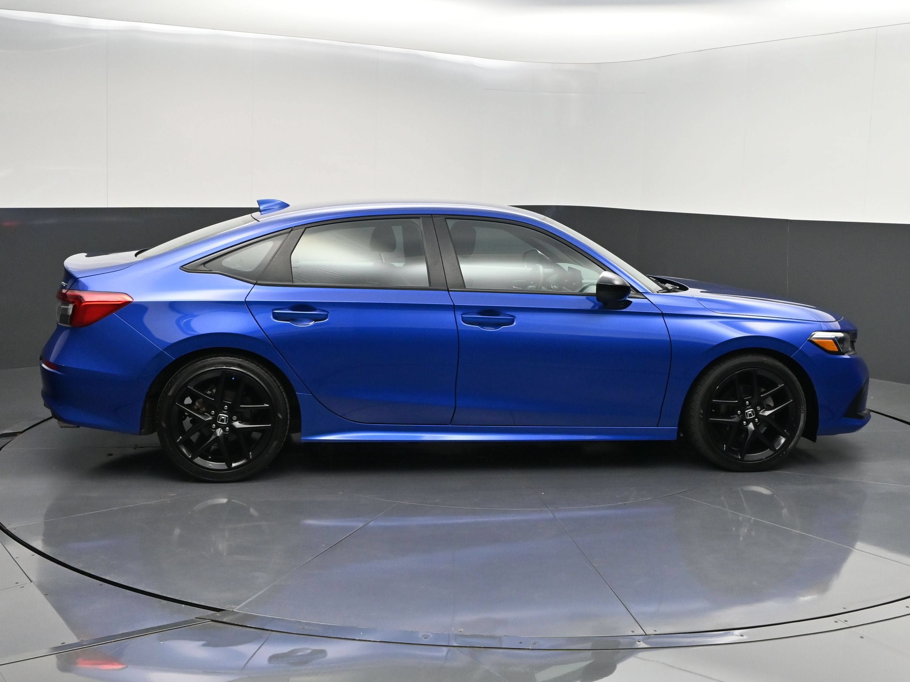 Used 2023 Honda Civic Sport image 9