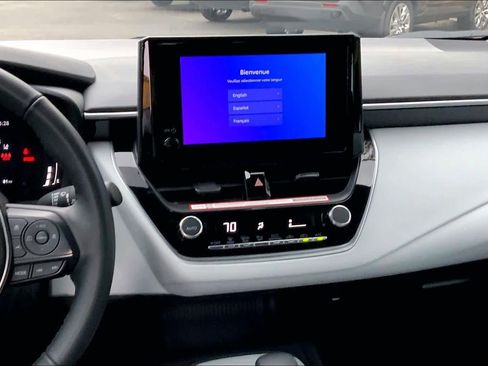 Used 2026 Toyota Corolla SE image 6