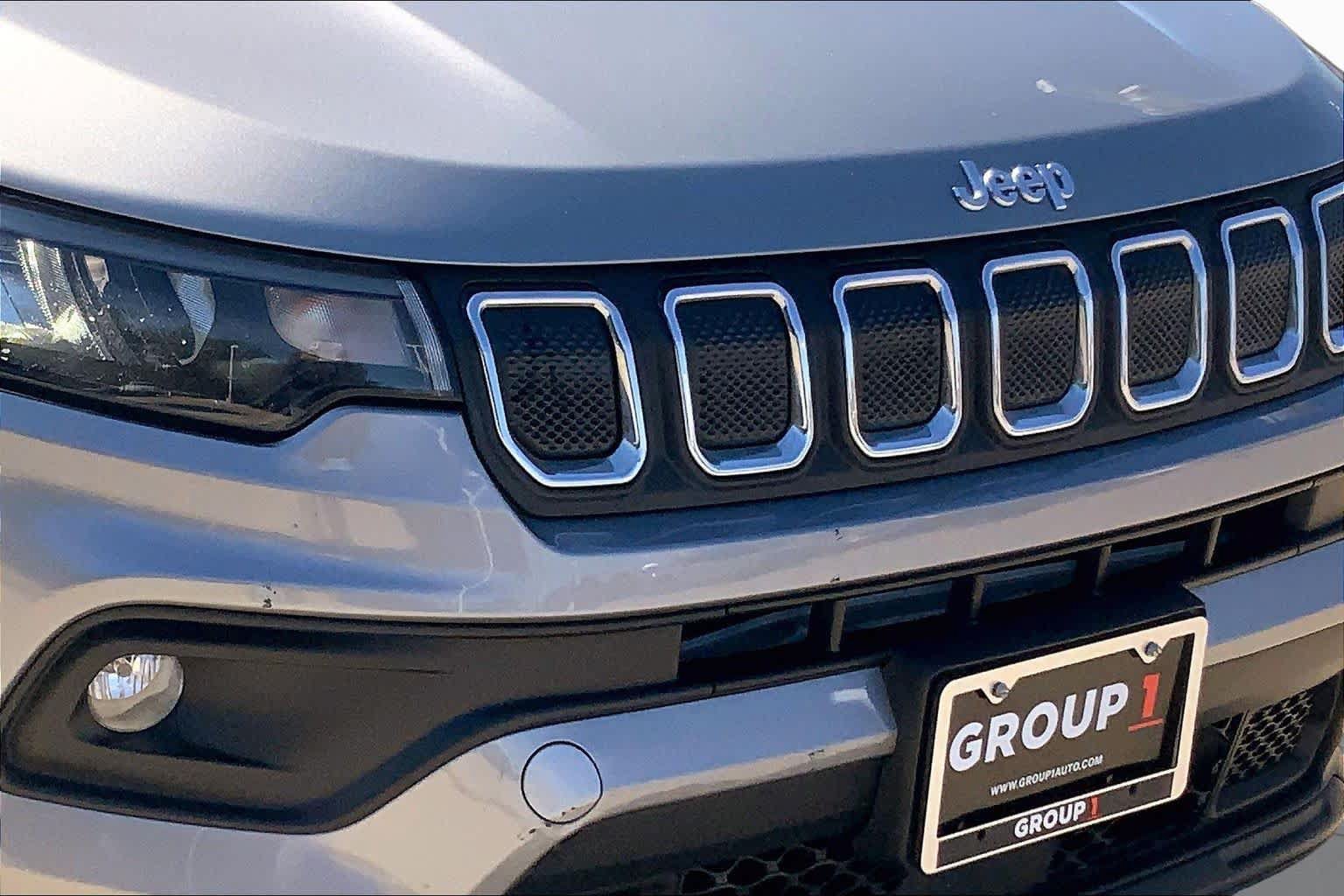Used 2022 Jeep Compass Latitude w/ Convenience Group FWD image 29