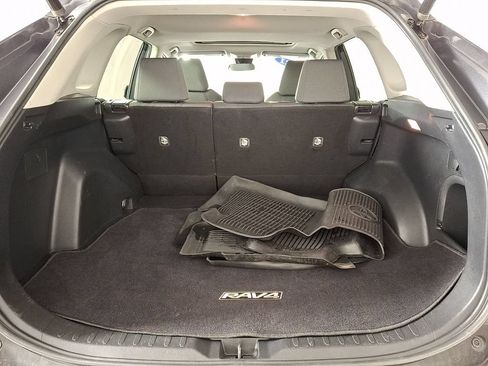 Used 2021 Toyota RAV4 XLE w/ Convenience Package AWD/4WD image 29