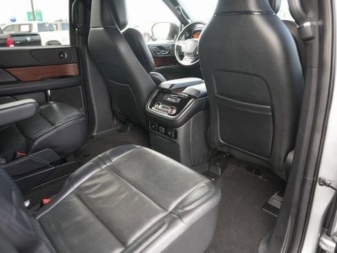 Used 2021 Lincoln Navigator Reserve image 17