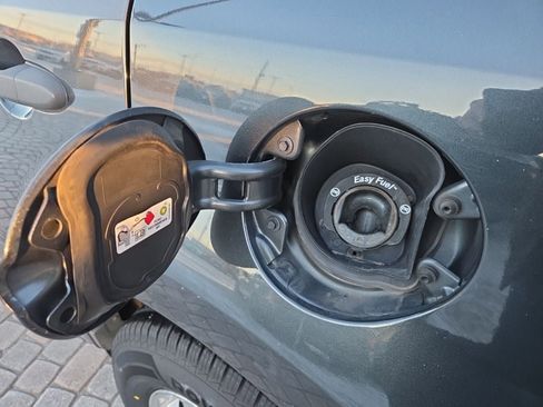 Used 2009 Ford Escape XLT image 36