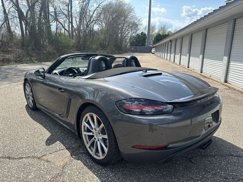 Used 2021 Porsche 718 Boxster S RWD image 3