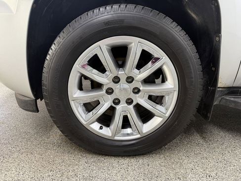 Used 2013 Chevrolet Avalanche LTZ image 36